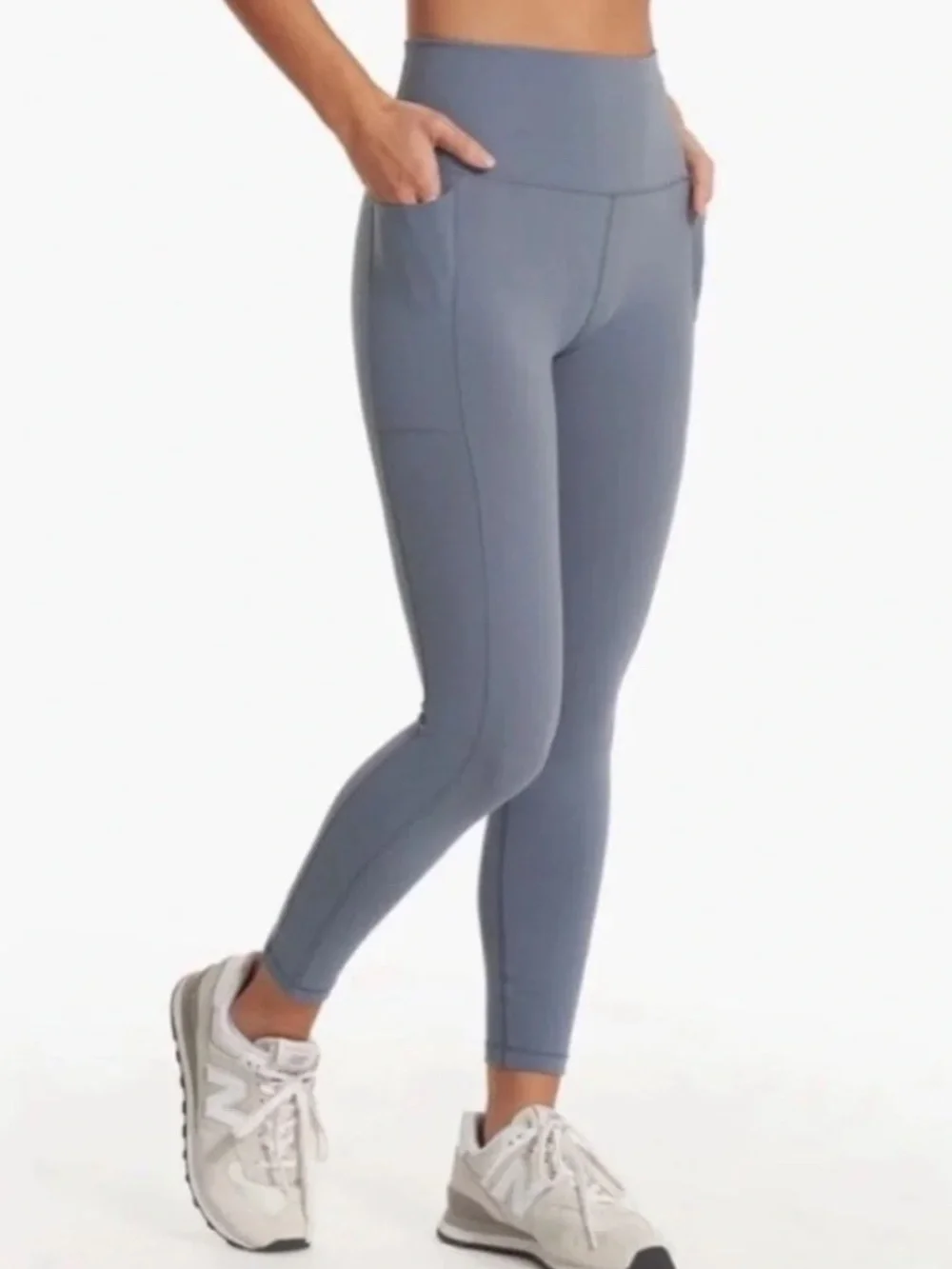 Vuori Studio Pocket Leggings in Slate Gray Size: S